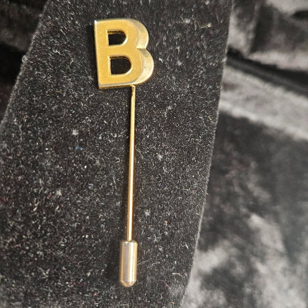 Gold tone "B" pin